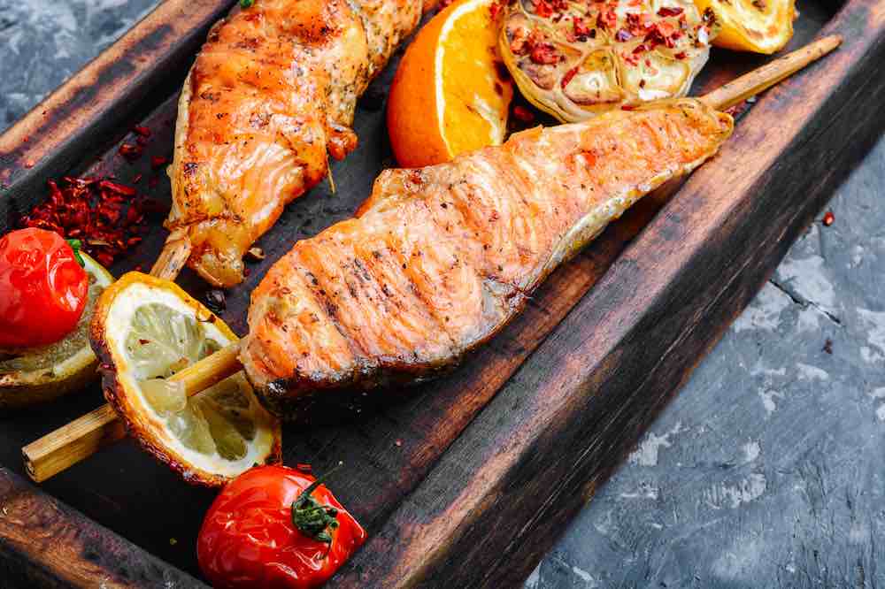 Laxspätt på grillplanka. Grillad fisk när den är som bäst